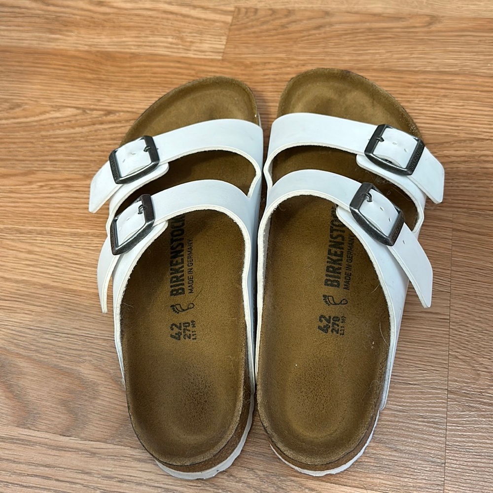 Women’s white Birkenstocks